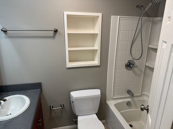 3rd image of 20 Chesapeake Ct