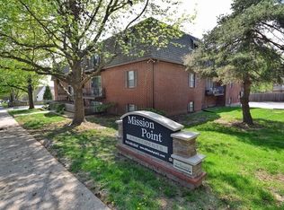 5708 Outlook St APT 103, Mission, KS 66202