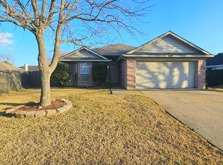 1025 Vaden Ave, Burleson, TX 76028