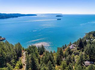 341 Robinson Rd, Bowen Island, BC V0N1G1