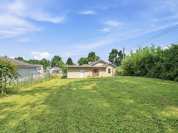 3rd image of 217 Ringwood Way