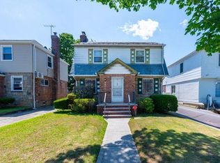 7318 180th St, Flushing, NY 11366