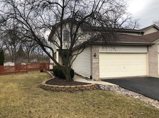 1135 E Treeline Dr, Lockport, IL 60441