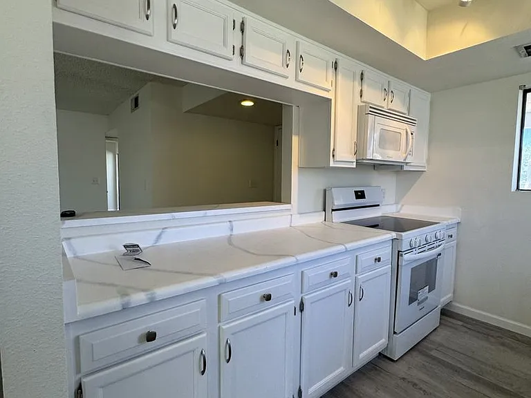 850 S River Dr — Photo 22
