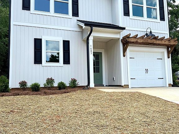 2nd image of 1022 Greenoak Rd