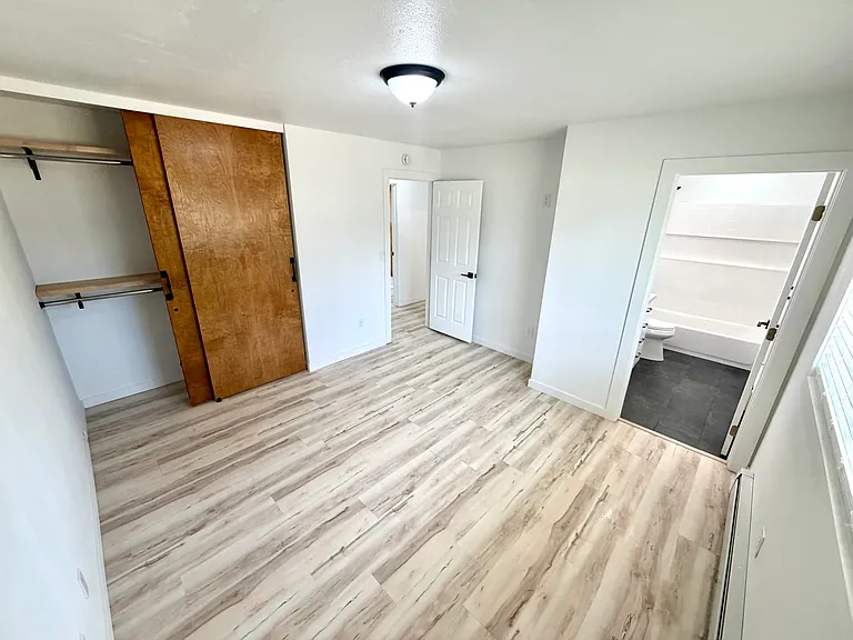 131 S Henrich St — Photo 10