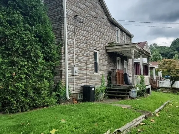 711 Bridge St, New Kensington, PA 15068