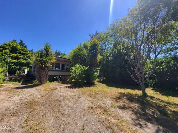 5045 SW Kamela Pl, Waldport, OR 97394