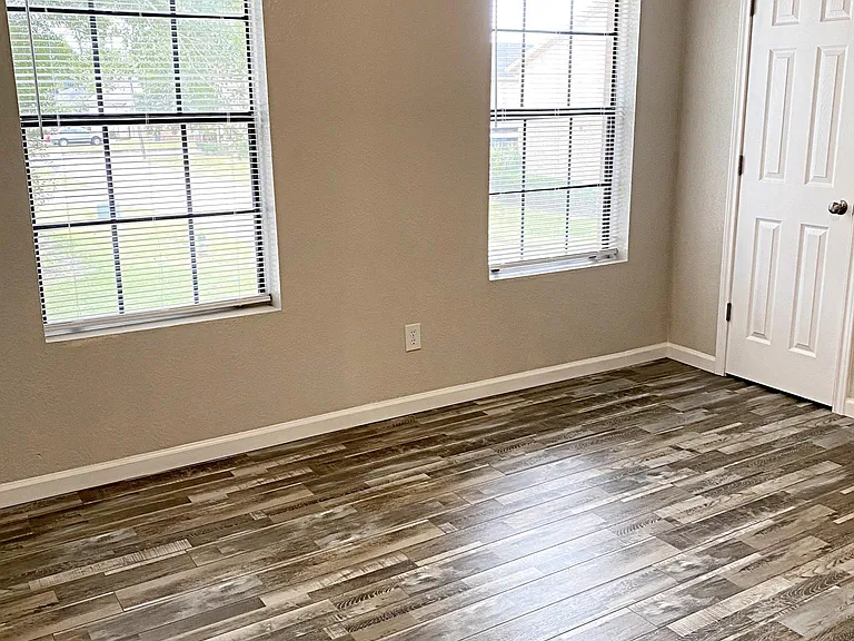 7882 Gladys Ave — Photo 7