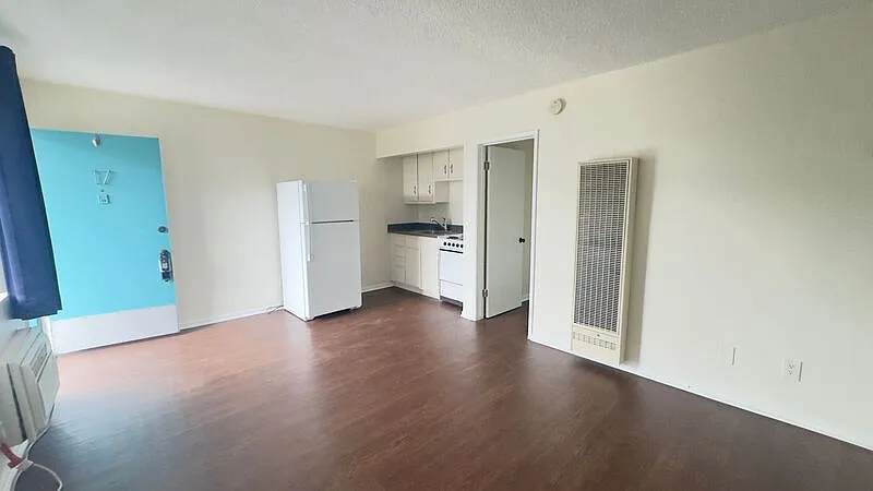 Studio, 1.0 bath, 350 sqft, $1,600 — Photo 4