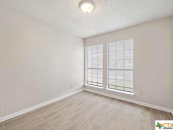 4th image of 2904 Bluejay Dr