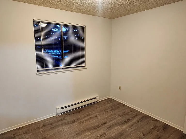 504 N Walker St #3 — Photo 12