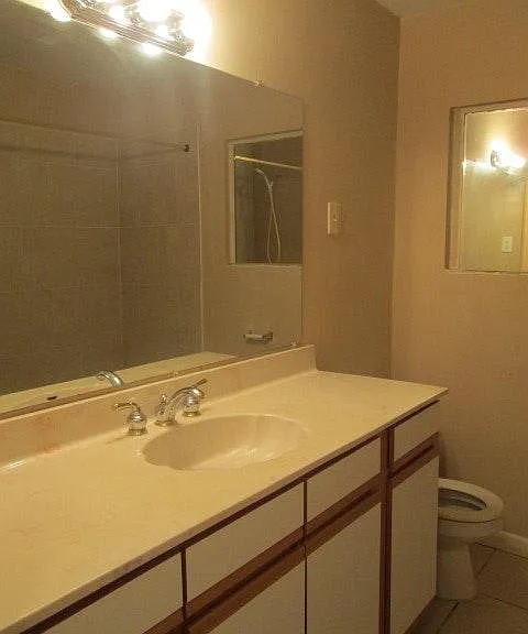 208 N Manhattan Ave — Photo 7