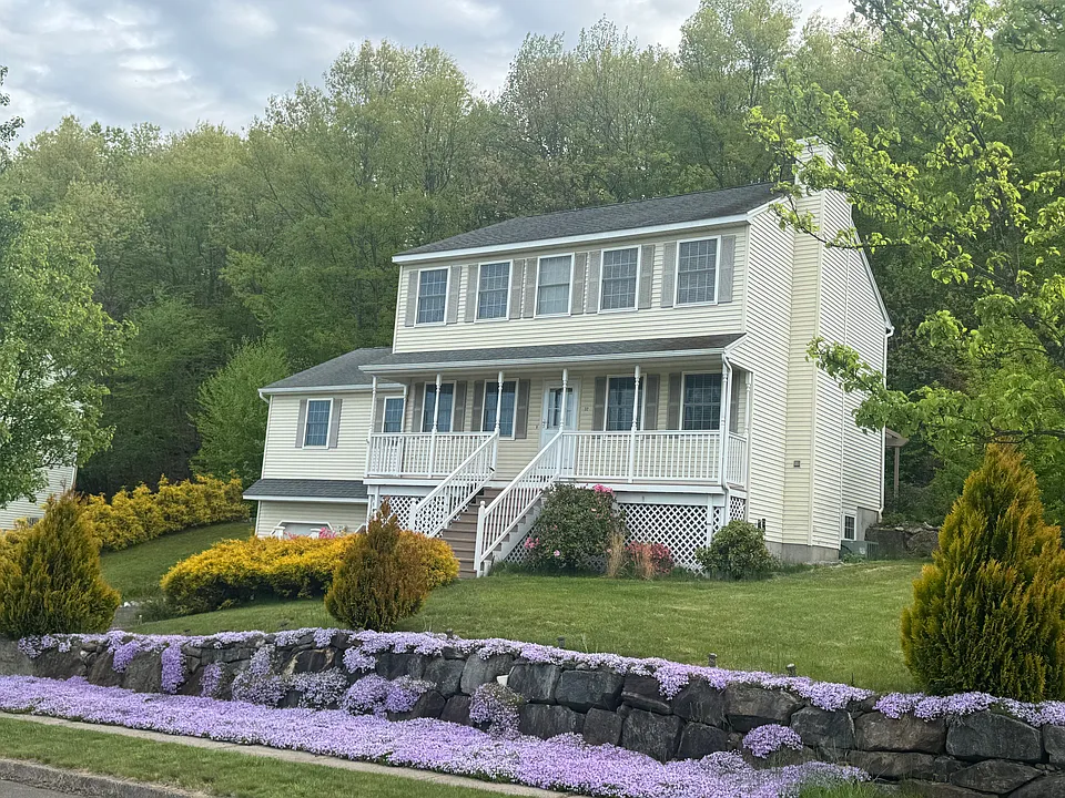 32 Tyler Hill Rd
