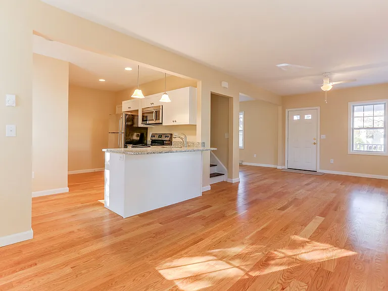 51 Warner St — Photo 3