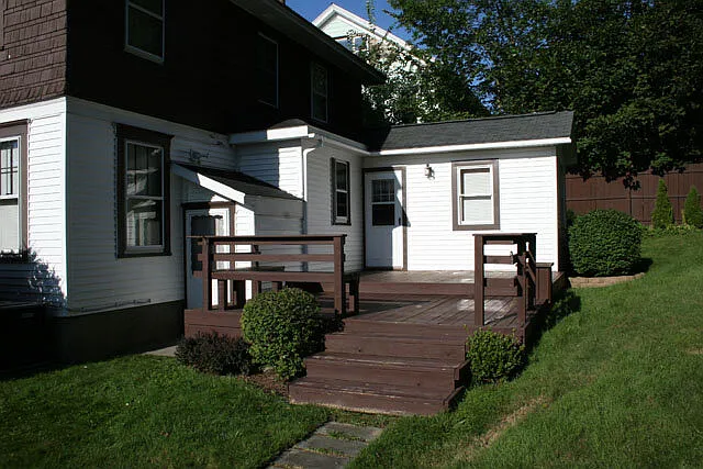 44 Clayton Ave — Photo 16