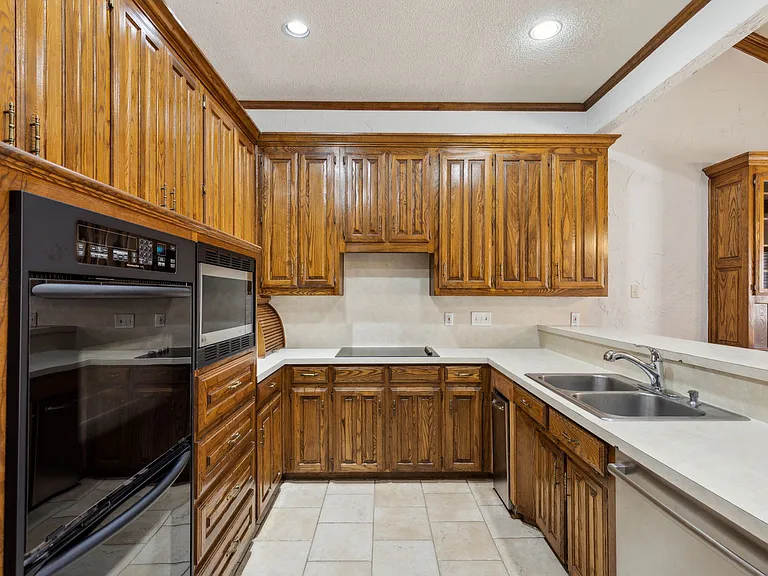 2504 Skipwith Dr — Photo 9