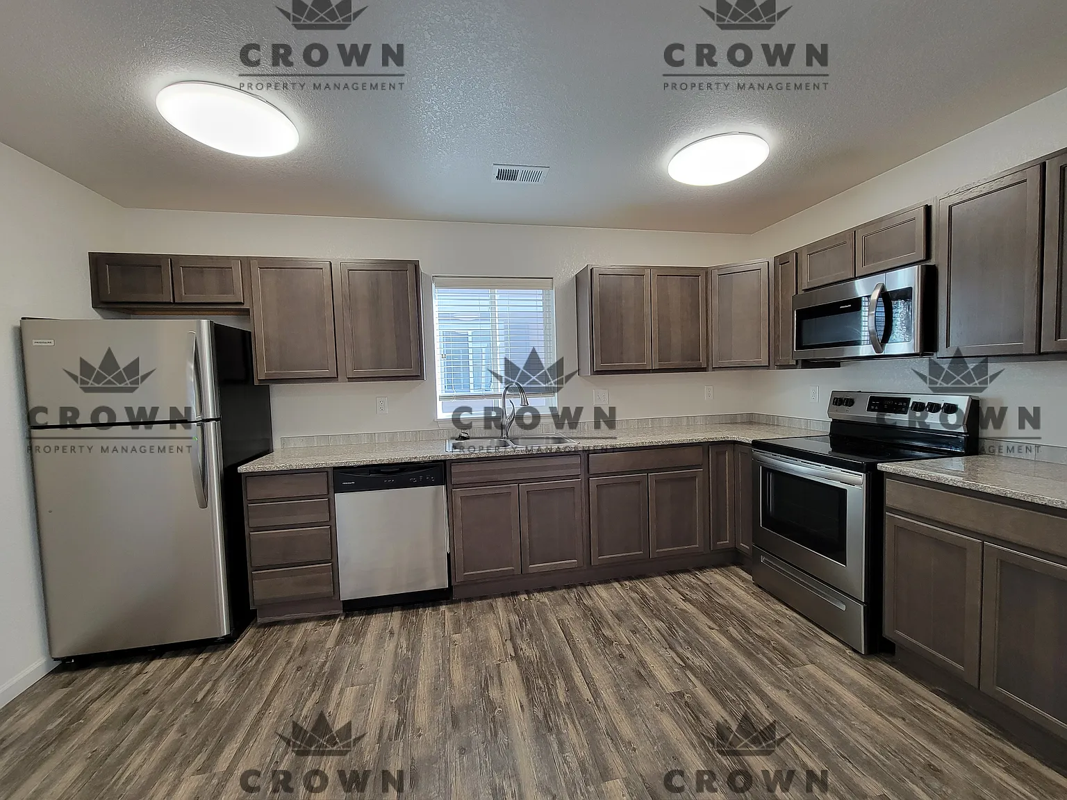 2 bed, 1000 sqft, $1,550 — Photo 4