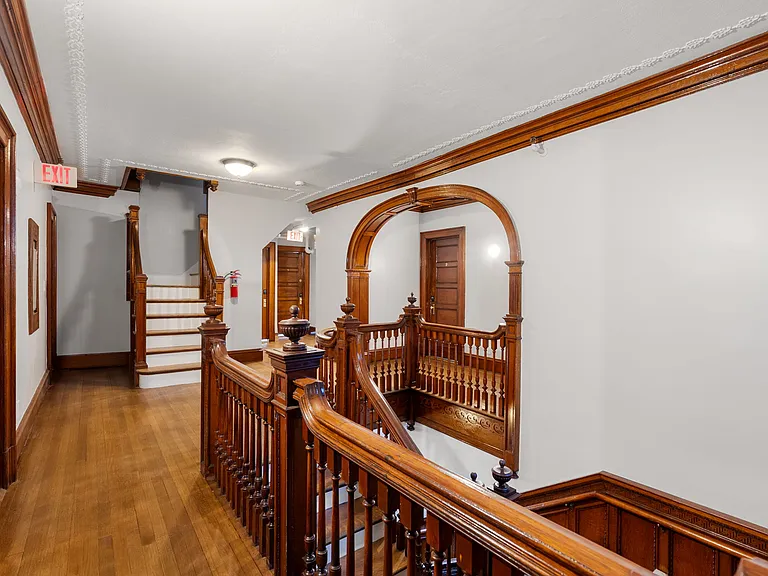 360 Farmington Ave #11 — Photo 9