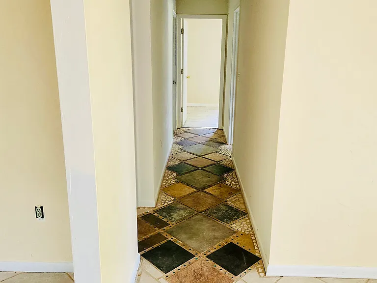 14202 NW 158th Ave — Photo 3
