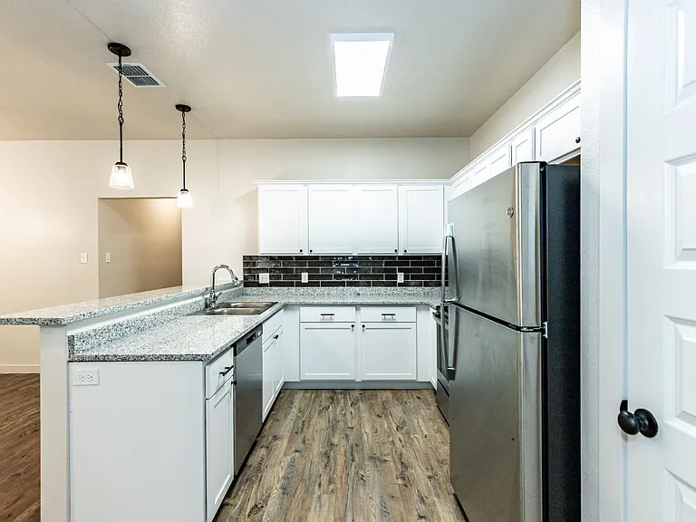 1008 N 7th St — Photo 16