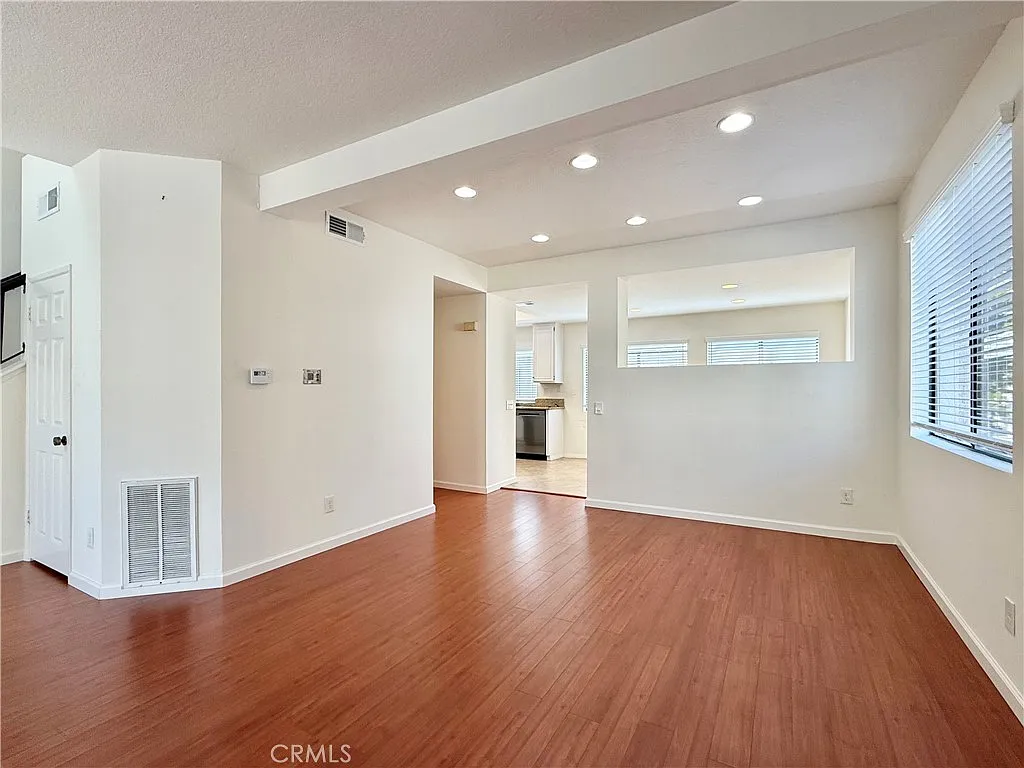 2 bed, 2.5 bath, 1526 sqft, $4,295 — Photo 4