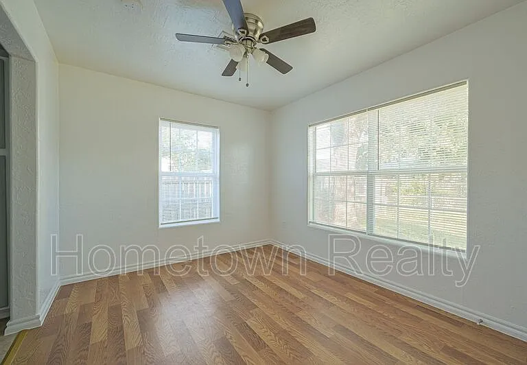 1407 NW Logan Ave — Photo 9