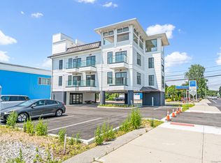 32 Broadway Ave, Mystic, CT 06355