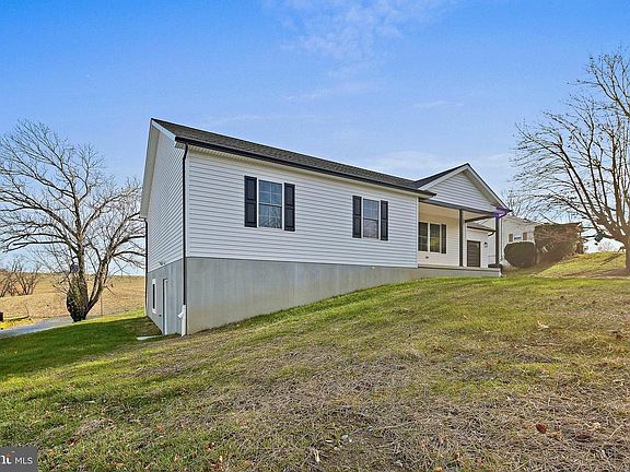 3rd image of 335 E Snyder Corner Rd