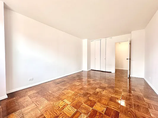 Rented by Addison Property Group | media 4