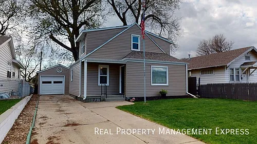411 S Willow Ave Photo 1