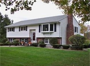 70 Ramshorn Rd, Dudley, MA 01571
