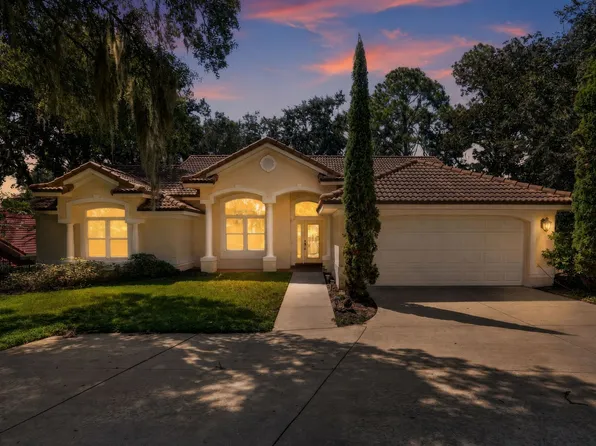118 W Magnolia Ave, Howey In The Hills, FL 34737