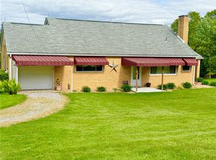 818 Ice Pond Rd, Leechburg, PA 15656