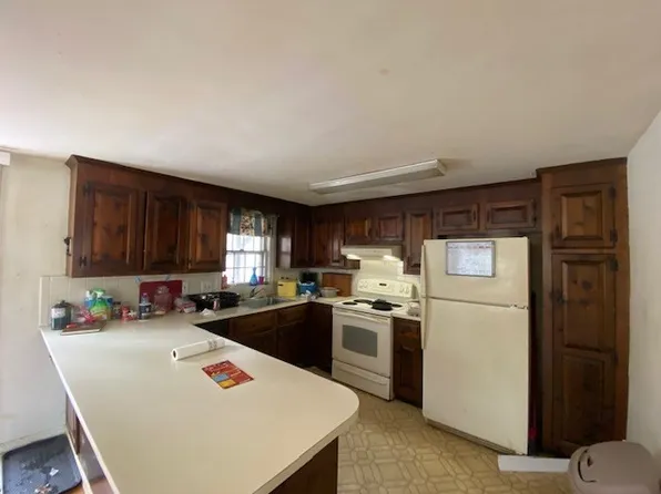 46 Pond Cir, Mashpee, MA 02649