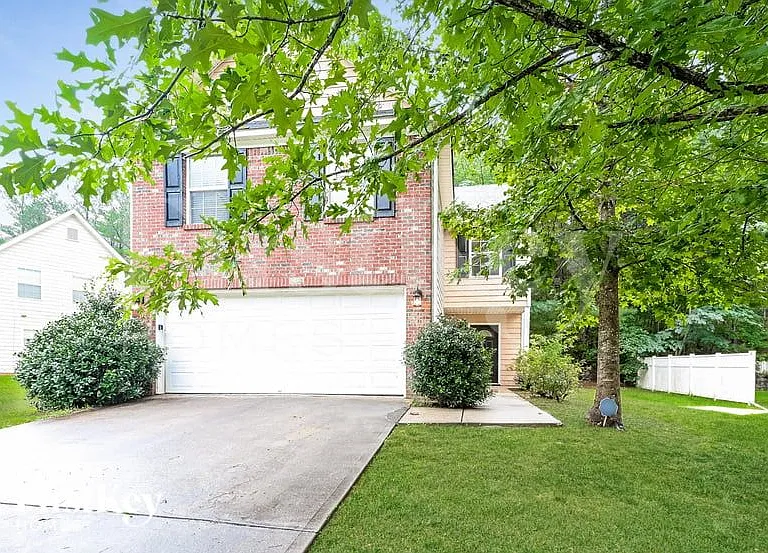 260 Valley View Dr — Photo 2