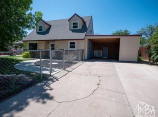 1702 W Julie St, Garden City, KS 67846