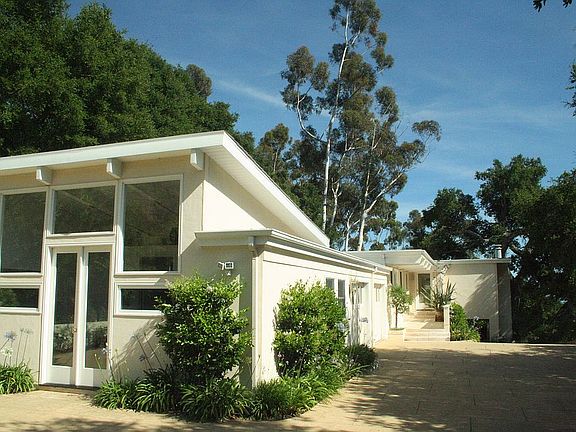 2nd image of 1000 E Mountain Dr