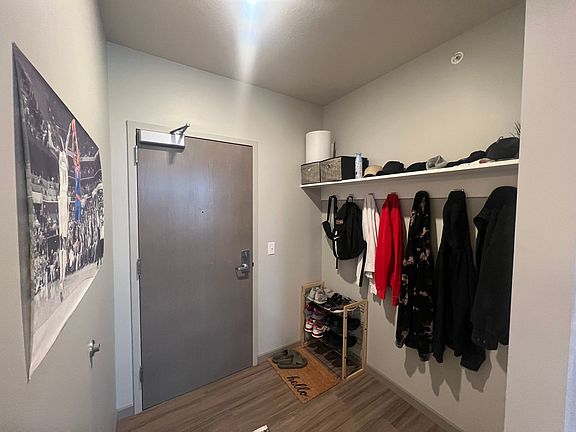 5th image of 507 N Riverfront Dr APT 301