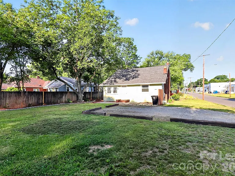 204 E McNeely Ave — Photo 31