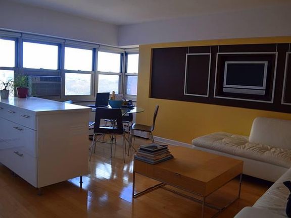 Living/dining/kitchen