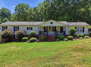 637 Ranch Rd, Laurens, SC 29360