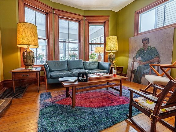 5th image of 407 W Bloomfield St