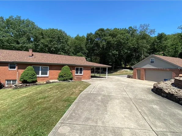 40 Oak Ln, Youngwood, PA 15697