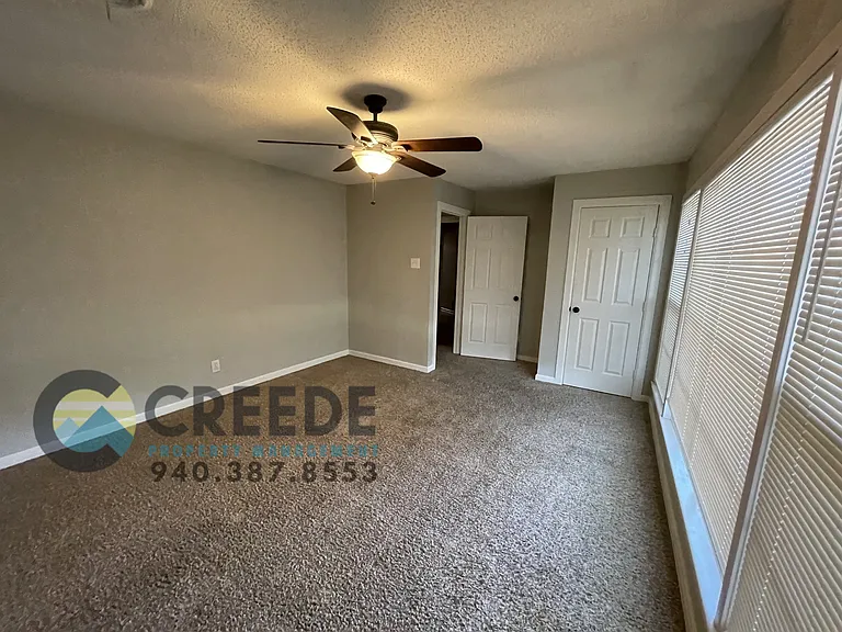 611 E University Dr — Photo 11