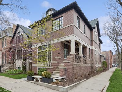 1900 W Bradley Pl, Chicago, IL, 60613