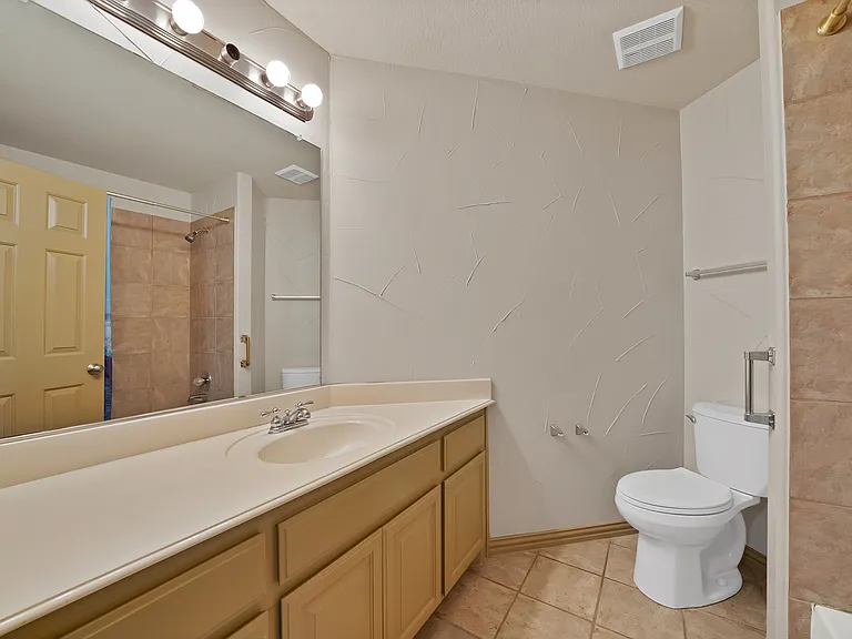 2245 Homestead Ln — Photo 5