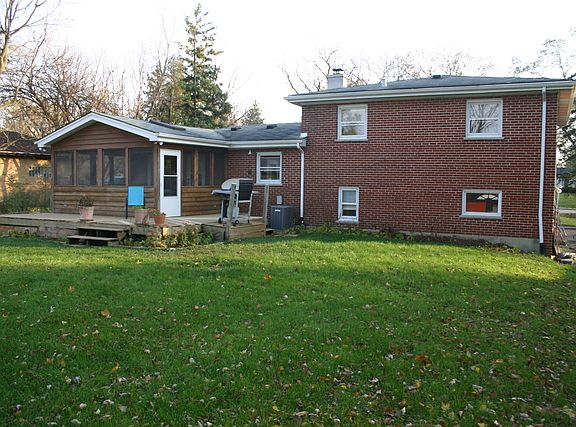 4th image of 22W310 Peterson Ave