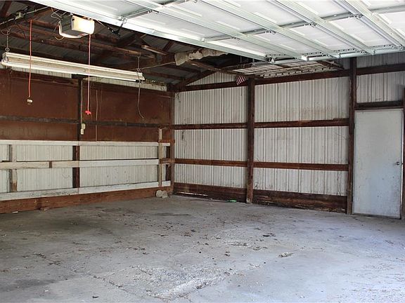 4th image of 406 Binford St