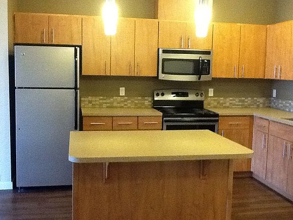 2nd image of 975 NE Discovery Dr Unit 406